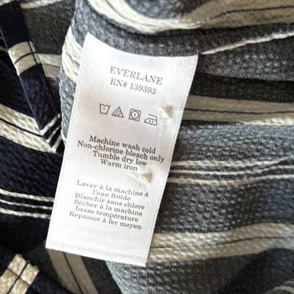 Everlane Navy and White Striped Casual Shirt Size 0 - Picture 4 of 7